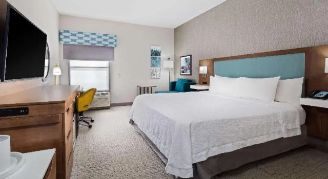 Doppel Studio Hampton Inn Perry