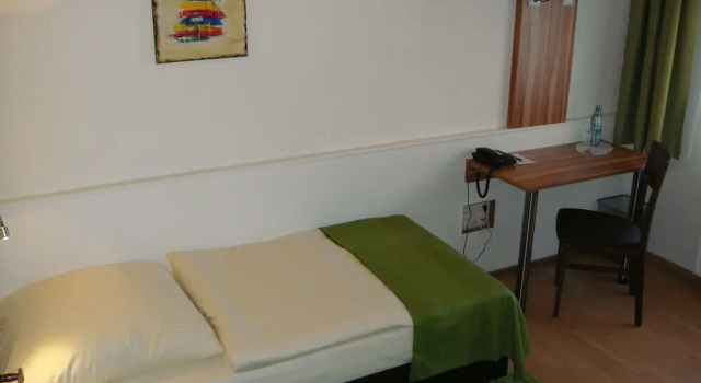 Одноместный номер Economy Hotel Smart-Inn