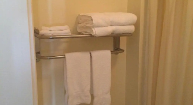 Standard Zimmer Hurricane Inn