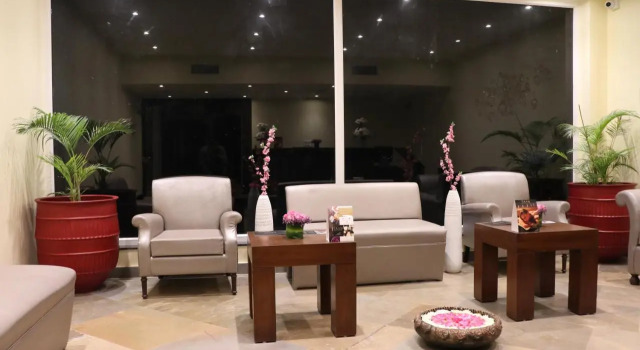 juSTa Luxe Sajjangarh Resort & Spa, Udaipur, Varaa Lomakeskus Hotellit Udaipur uima-altaalla, Uima-allas