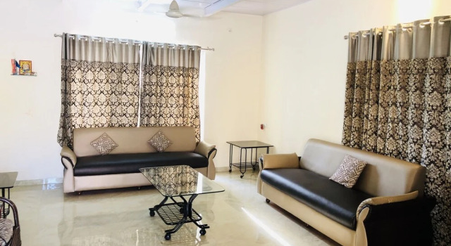 Spicy Mango Malhotra's Pristine Villa