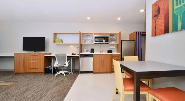 Двухместный люкс c 1 комнатой Home2 Suites By Hilton DuPont
