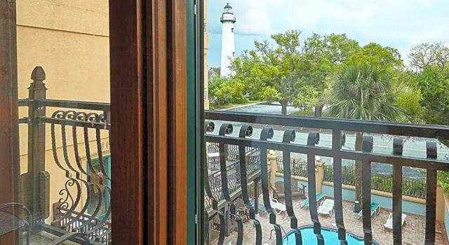 Номер Deluxe с балконом Ocean Inn & Suites