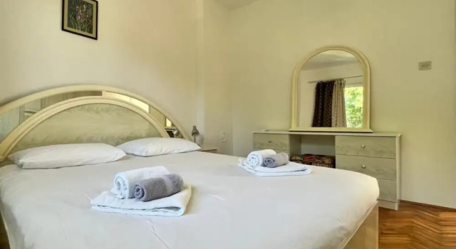 Lemon Tree Apartments