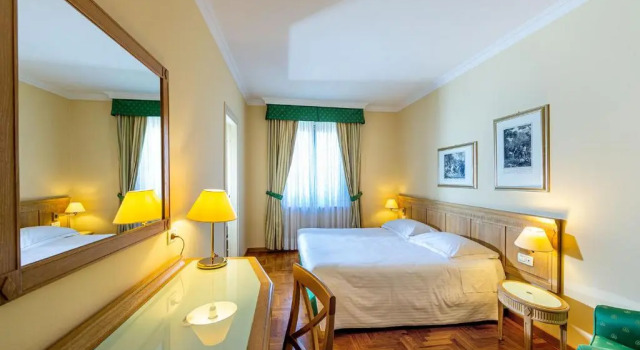 Двухместный номер Standard Ambassador Palace Hotel