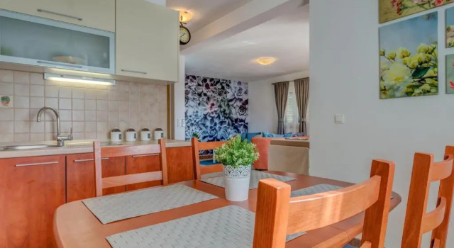 Коттедж с 3 комнатами Holiday Home Mirna Vala