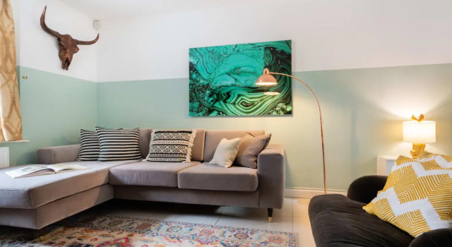 The Southwick Sanctuary - Large & Modern 6BDR Home with Private Terrace
