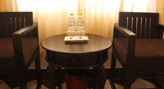 Moon Morokoth Hotel, Buchen Sie Hotel Hotels in Kandal mit Parkplatz, Parkplätze