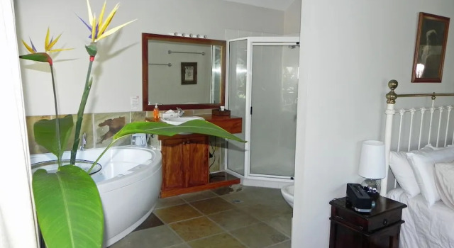 Люкс Standard Airlie Waterfront Bed & Breakfast