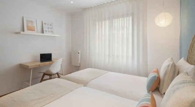 Funchal Holidays, Near the Beach - Lido View Calla, Rezerwuj Hotel Hotele w Funchal z parkingiem, Parking