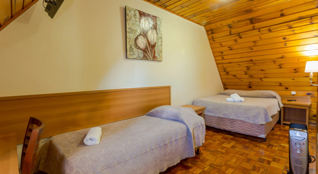 Hotel Fazenda Golden Park Campos do Jordão, Забронировать Отель Кампус-ду-Жордан Mantiqueira Mountains, рядом с Парк развлечений Tarundu