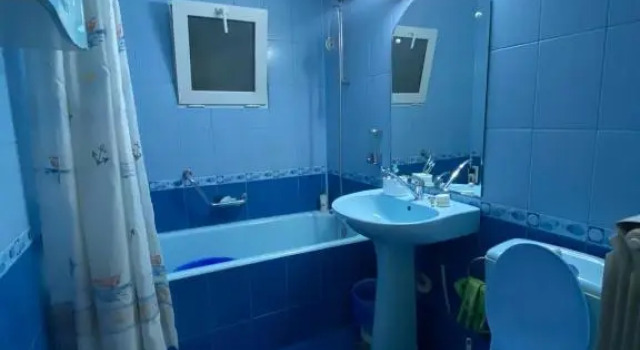Friend's House, Забронировать Отель Отели Арджеш с парковкой, Парковка