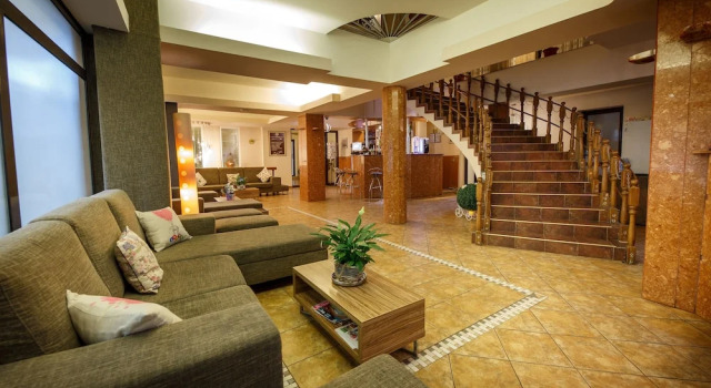 Complex Hotelier Eden, Rezerwuj Ośrodek wypoczynkowy Hotele w Prahova Valley z parkingiem, Parking