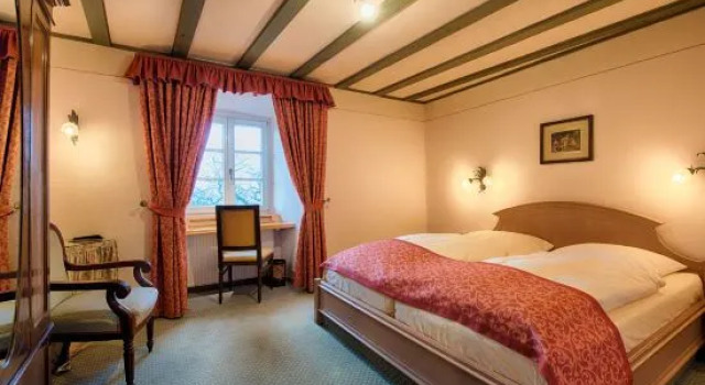 Hotel-Restaurant Burg Hornberg, Réserver Hôtel Neckarzimmern Odenwald