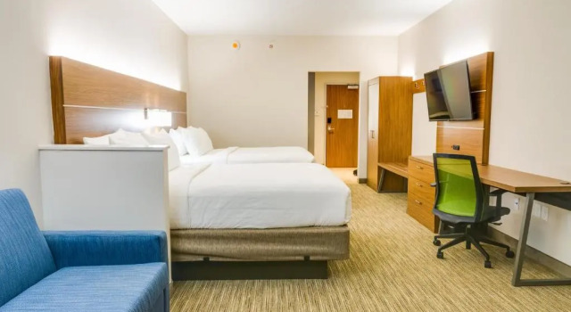 Двухместный люкс Holiday Inn Express & Suites Russellville by IHG