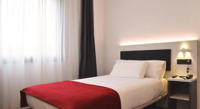 Одноместный номер Hotel New Bilbao Airport