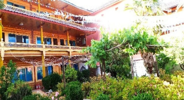 Happy Utopia- Lugu Lake, Buchen Sie Hotel Lijiang Yunnan