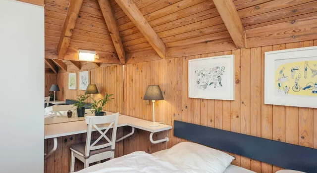 Beautiful Holiday Home in Vejers Strand with Hot Tub, Book Vacation Home Hotels in Ho with Parking, Parking