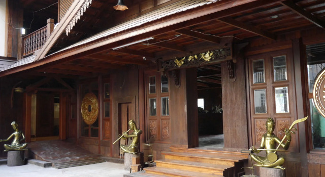 True Siam Rangnam Hotel