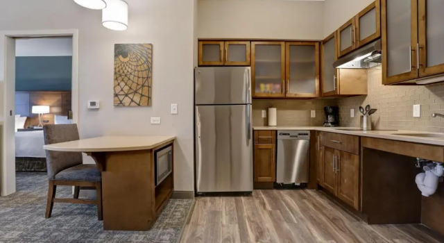 Двухместный номер Standard c 1 комнатой Staybridge Suites - Overland Park - Kansas City S by IHG