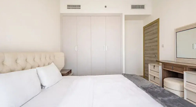 Superhost  Stylish 1BR in Bloom Tower, Брондау Пәтер Дубай Emirate Dubai