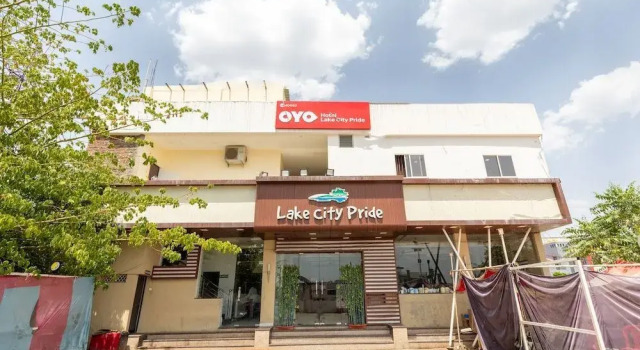 Hotel Lake City Pride  by OYO Rooms, Rezerwuj Hotel Bhopal 