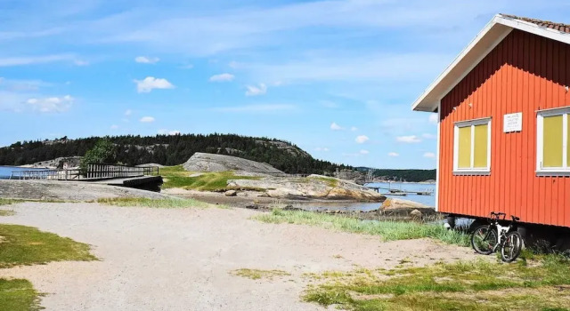 Коттедж 4 person holiday home in Henån