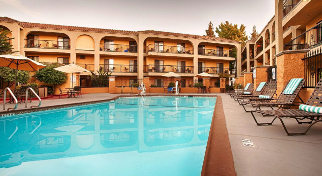 Двухместный люкс с балконом Best Western Plus Heritage Inn