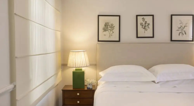 Люкс с видом на воду Dorion Hotel