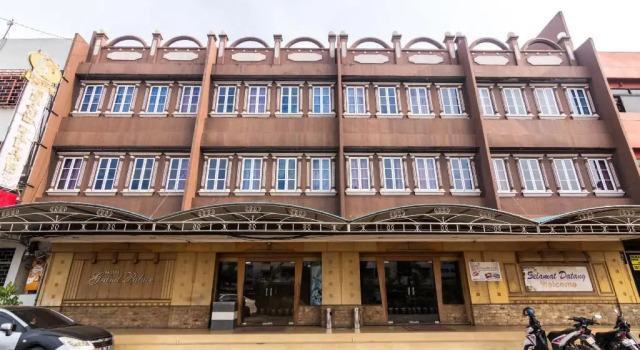 OYO 1581 Hotel Grand Palace, Buchen Sie Hotel Nagoya Batam