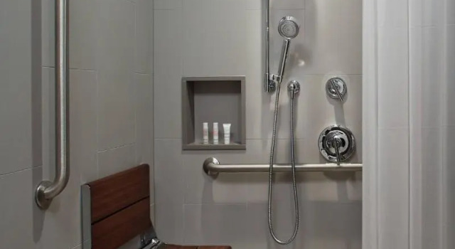 Двухместный клубный номер Standard Toronto Marriott Markham