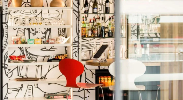 Кровать в общем номере Hotel ibis Rennes Centre Gare Sud