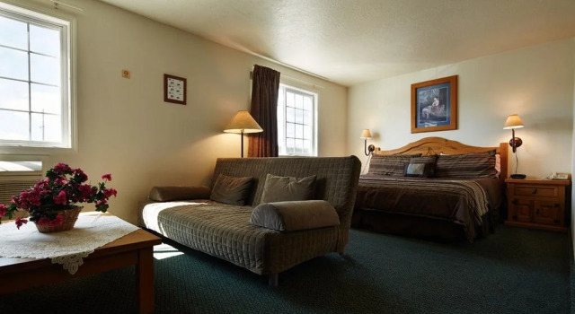 Columbine Inn and Suites