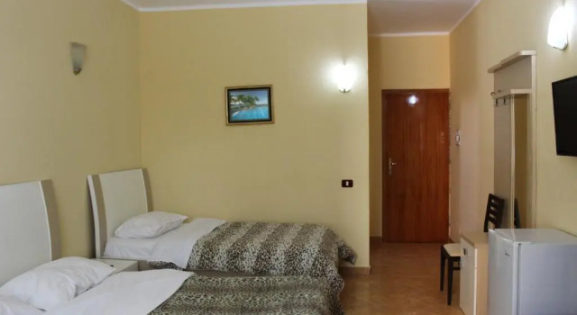 Четырёхместный номер Standard с балконом и с частичным видом на море Hotel Kristal