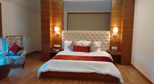 Полулюкс RS Sarovar Portico