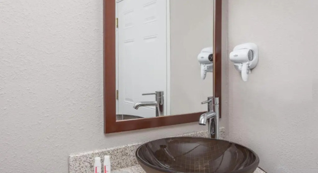Двухместный номер Standard Baymont by Wyndham Delavan Near Lake Geneva