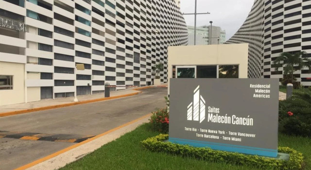 Suites Malecon Cancun