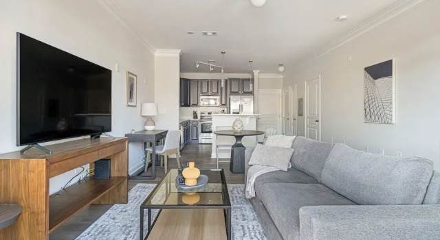 Апартаменты Landing Amazing 2BD Pool Courtyard