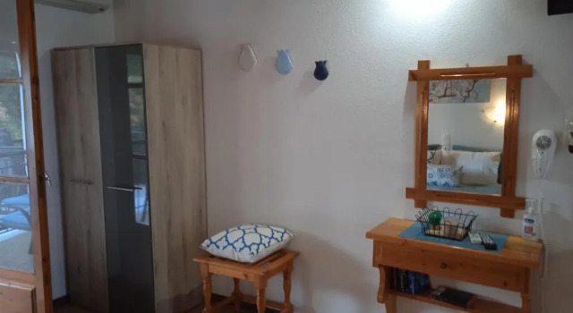 Студия Adams House