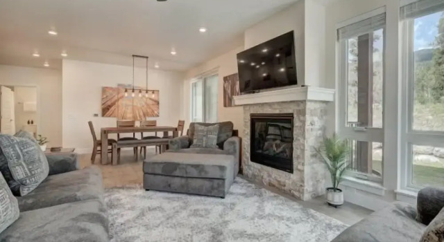 Clearwater Lofts - New! Modern 2 Bedroom Near Keystone Lake