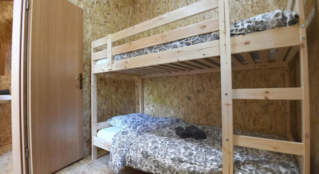 TreeHouses Ljubač Glamping Robinson
