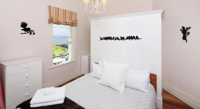 Crescent Villa, Rezerwuj Willa Hotele w Auckland Region z parkingiem, Parking