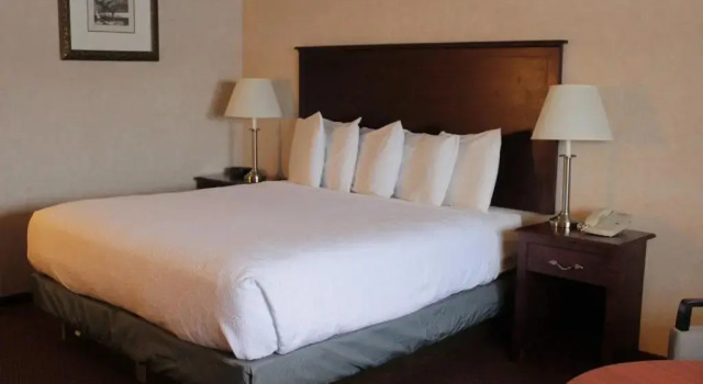 Двухместный номер Superior Shiretown Inn & Suites
