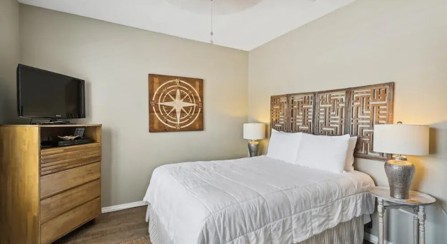 Sandpiper Cove 9214 2 Bedroom Condo by RedAwning, Varaa Hotelli Hotellit Emerald Coast uima-altaalla, Uima-allas