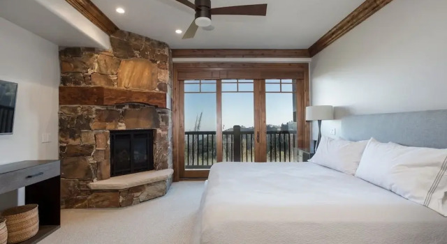 Grand Lodge - 3 Bedroom Condo Deluxe #408 - Ski-in/out by Deer Valley Resort, Забронировать Курортный отель Отели Парк-Сити 3 звезды, рядом с Горнолыжный подъемник Bonanza Lift, 3*