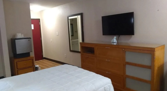 Red Crown Inn, Book Hotel Laurel Washington DC Metropolitan area