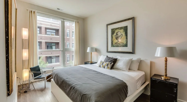 Designer 3BR with Balcony & Elevator on Clark! by AllSet Turnover, Забронировать Отель Отели Иллинойс 3 звезды, 3*