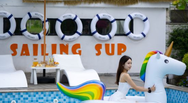 Anji Qixin Stream Swing Valley Villa Hot Spring Family Retreat, Prenota Villa Hotel a Huzhou con piscina, Piscina
