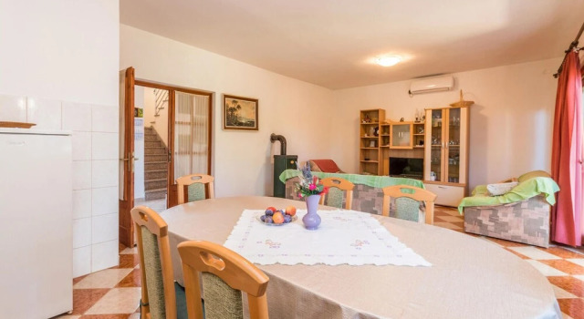 4 Bedroom Amazing Home In Sukosan, Забронировать Отель Отели в центре Сукошан, в центре