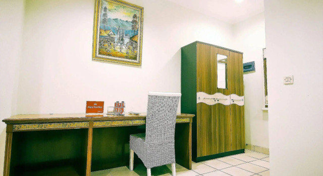 ZEN Rooms Cipedes Tengah, Rezervovat Hotel Sukajadi 